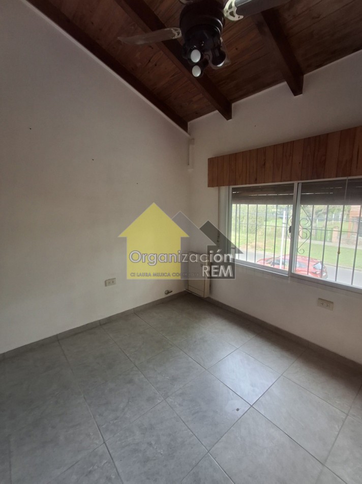 CASA EN ALQUILER, CALLE CHILE 682, B° SANTA RITA