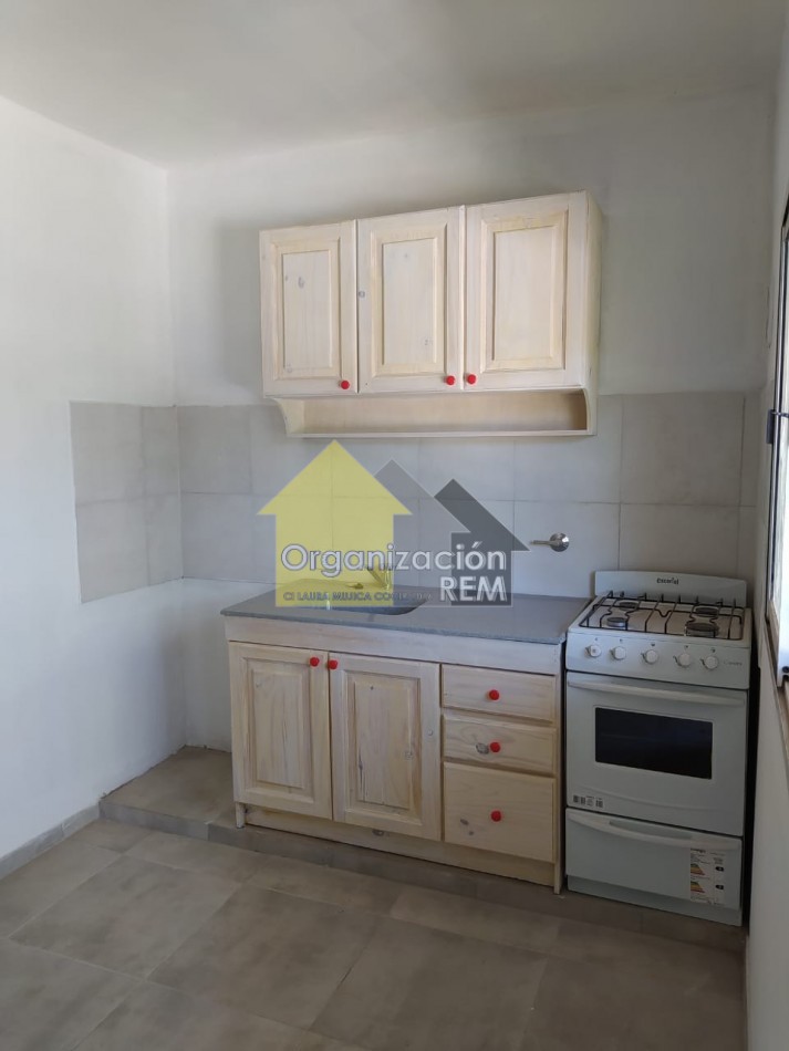 DEPARTAMENTO MONOAMBIENTE EN ALQUILER - CALLE 7 N° 2541, PA