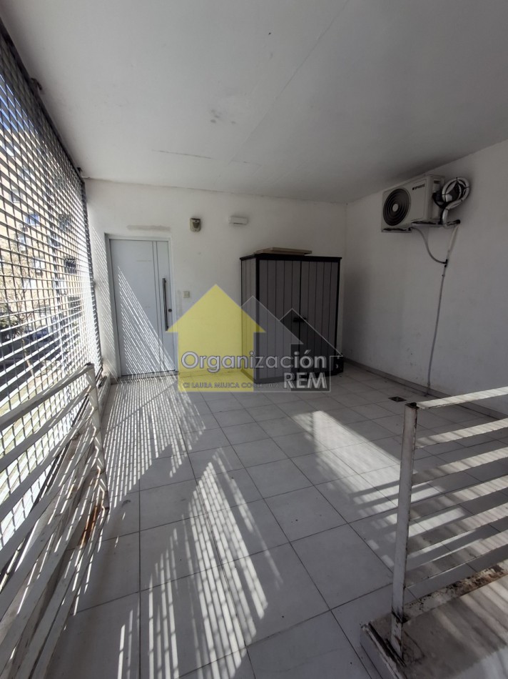 AV. SANTA FE 850, PISO 1 y 2