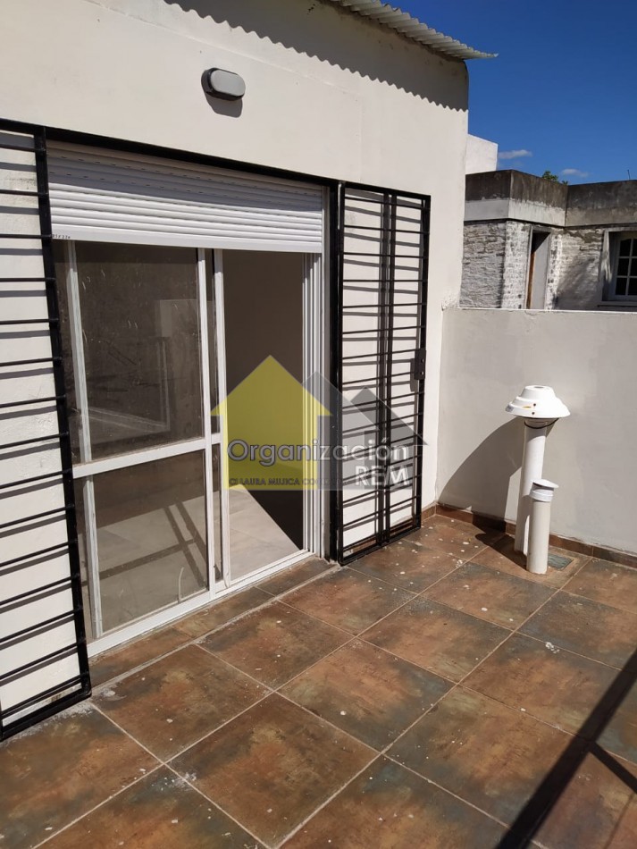 DEPARTAMENTO MONOAMBIENTE EN ALQUILER - CALLE 7 N° 2541, PA